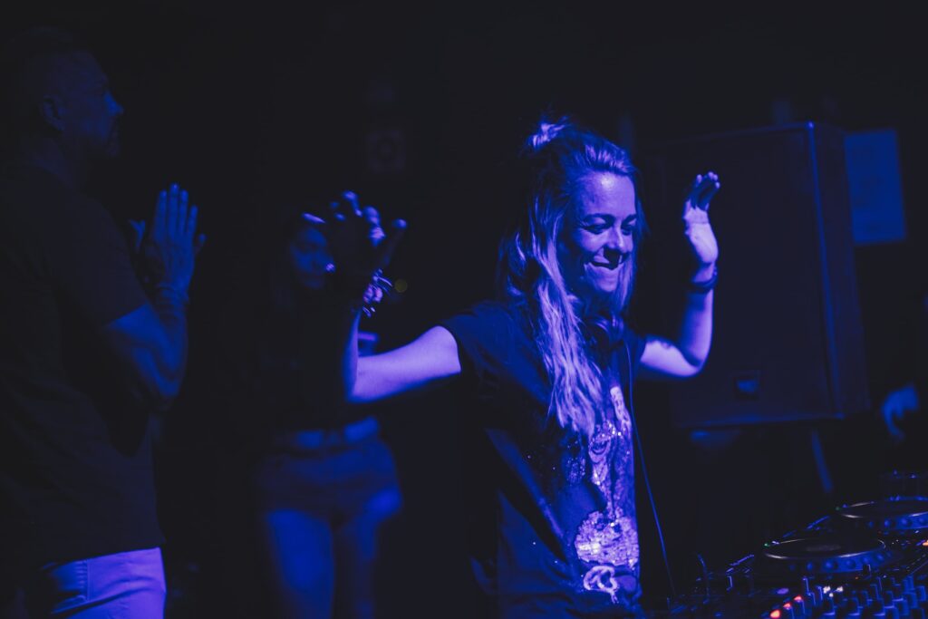 WHOATEQUE BY WHO IS IN DA HOUSE: MARIA ARIAS + THE RIGGIES